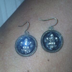 Elegant Black and Silver Fleur-de-Lis Earrings